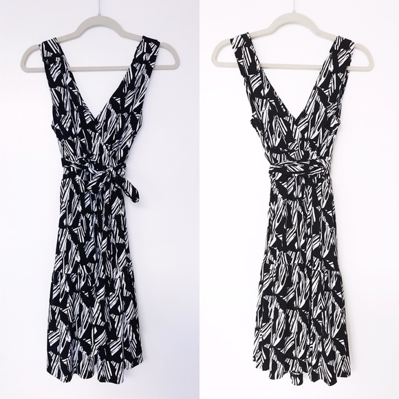 Banana Republic Dresses & Skirts - Banana Republic - Printed Wrap Dress